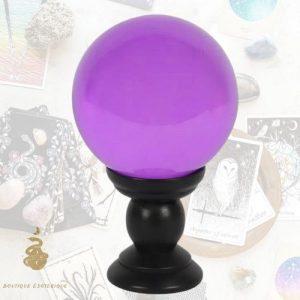 grande boule de cristal violette sur support